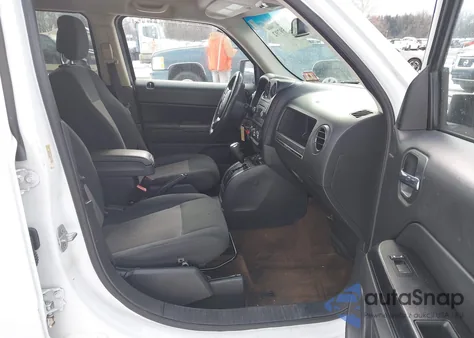 2014 Jeep Patriot Latitude из США, поврежденный, VIN 1C4NJRFBXED892693